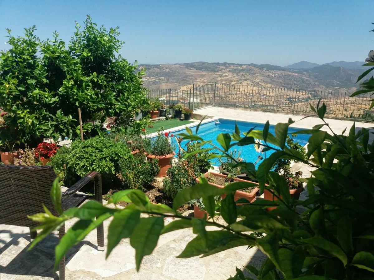 Georgia'S House Bed & Breakfast Fyti ภายนอก รูปภาพ