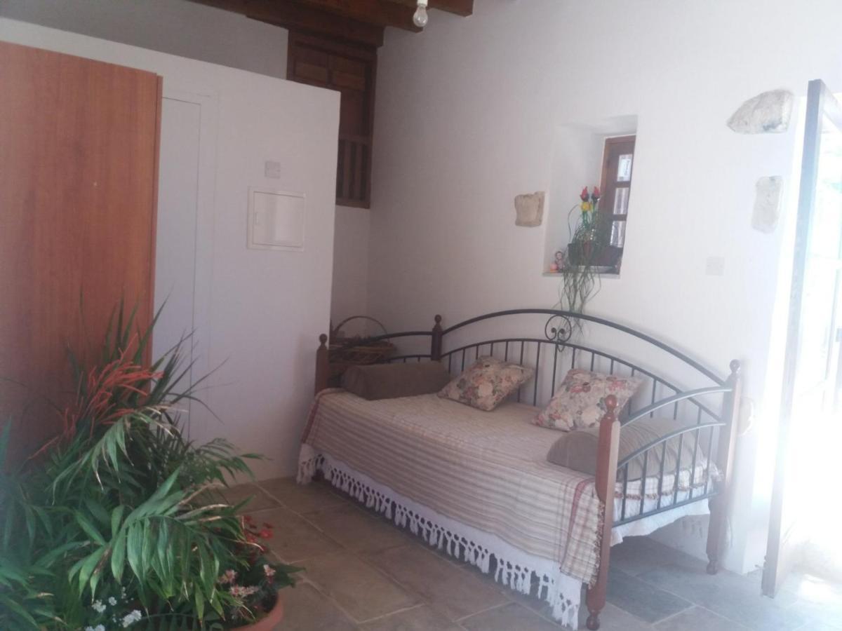 Georgia'S House Bed & Breakfast Fyti ภายนอก รูปภาพ