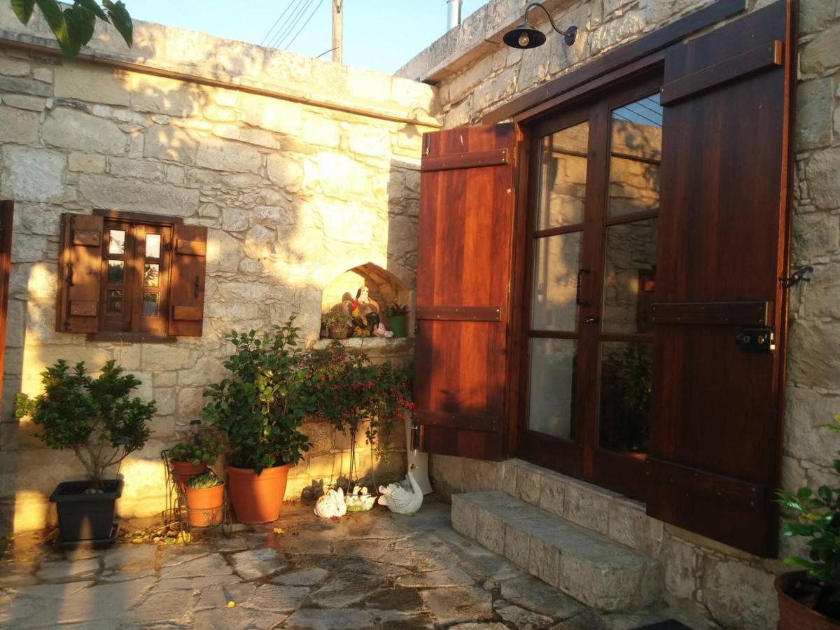 Georgia'S House Bed & Breakfast Fyti ภายนอก รูปภาพ