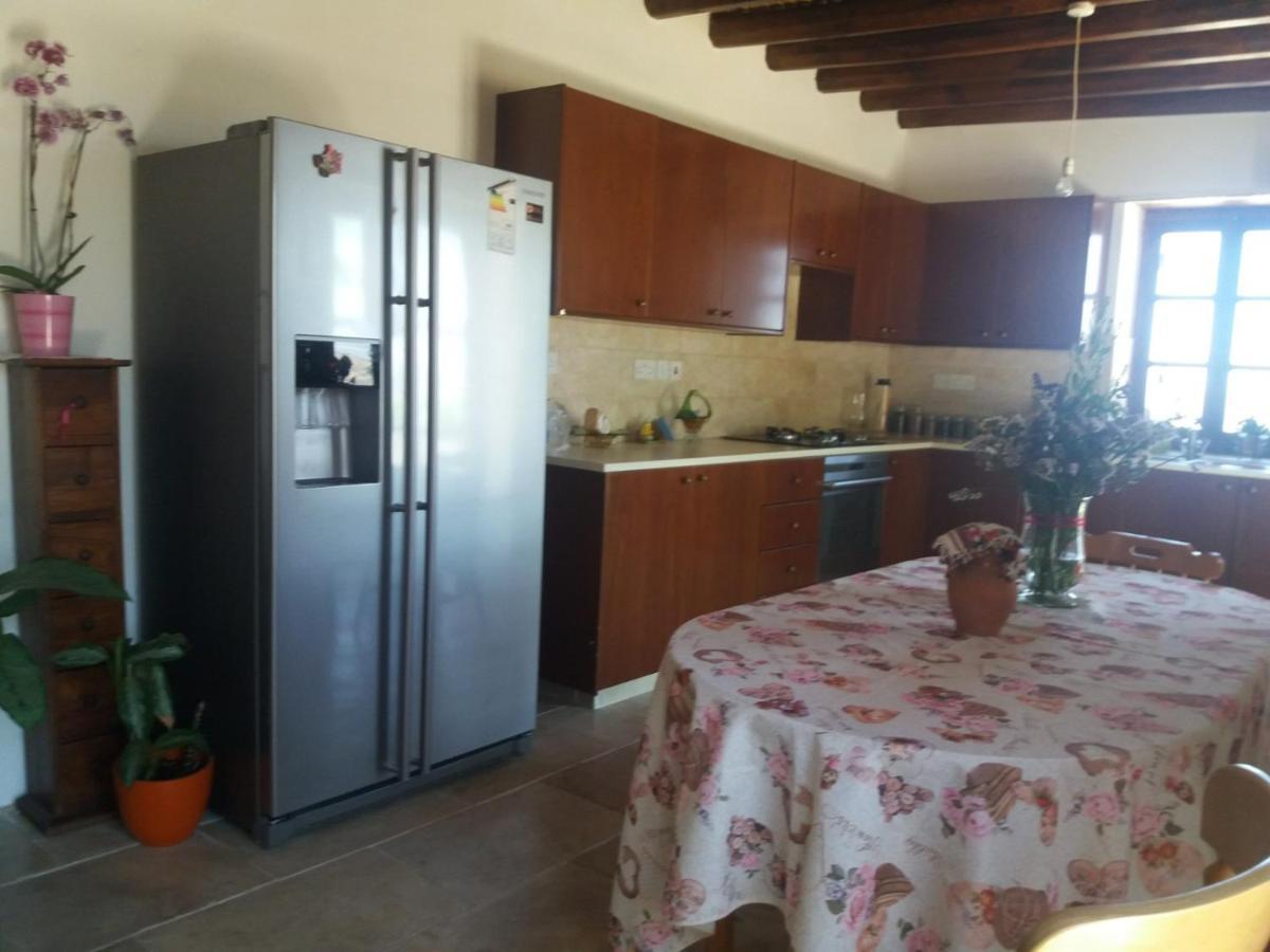 Georgia'S House Bed & Breakfast Fyti ภายนอก รูปภาพ
