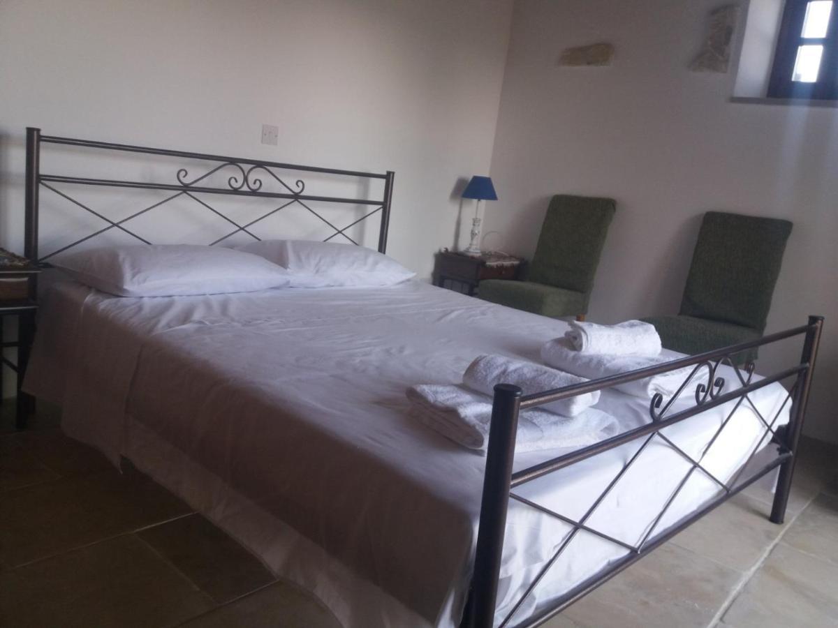 Georgia'S House Bed & Breakfast Fyti ภายนอก รูปภาพ