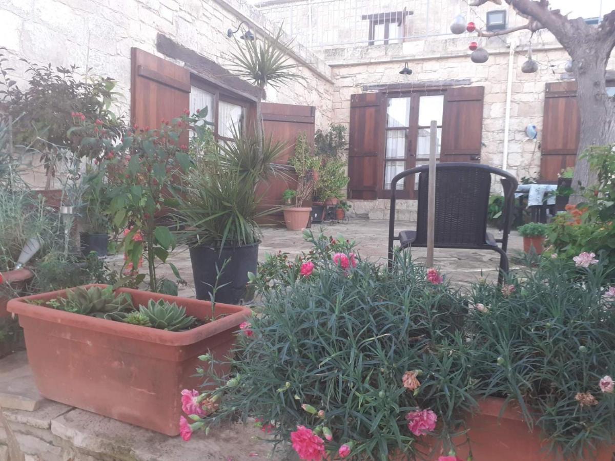 Georgia'S House Bed & Breakfast Fyti ภายนอก รูปภาพ