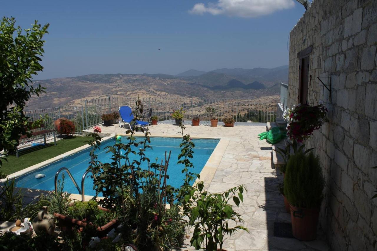 Georgia'S House Bed & Breakfast Fyti ภายนอก รูปภาพ