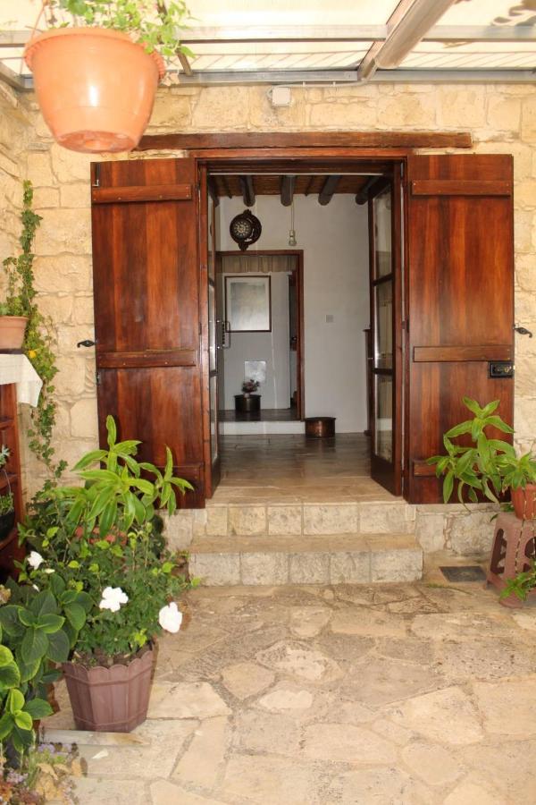Georgia'S House Bed & Breakfast Fyti ภายนอก รูปภาพ
