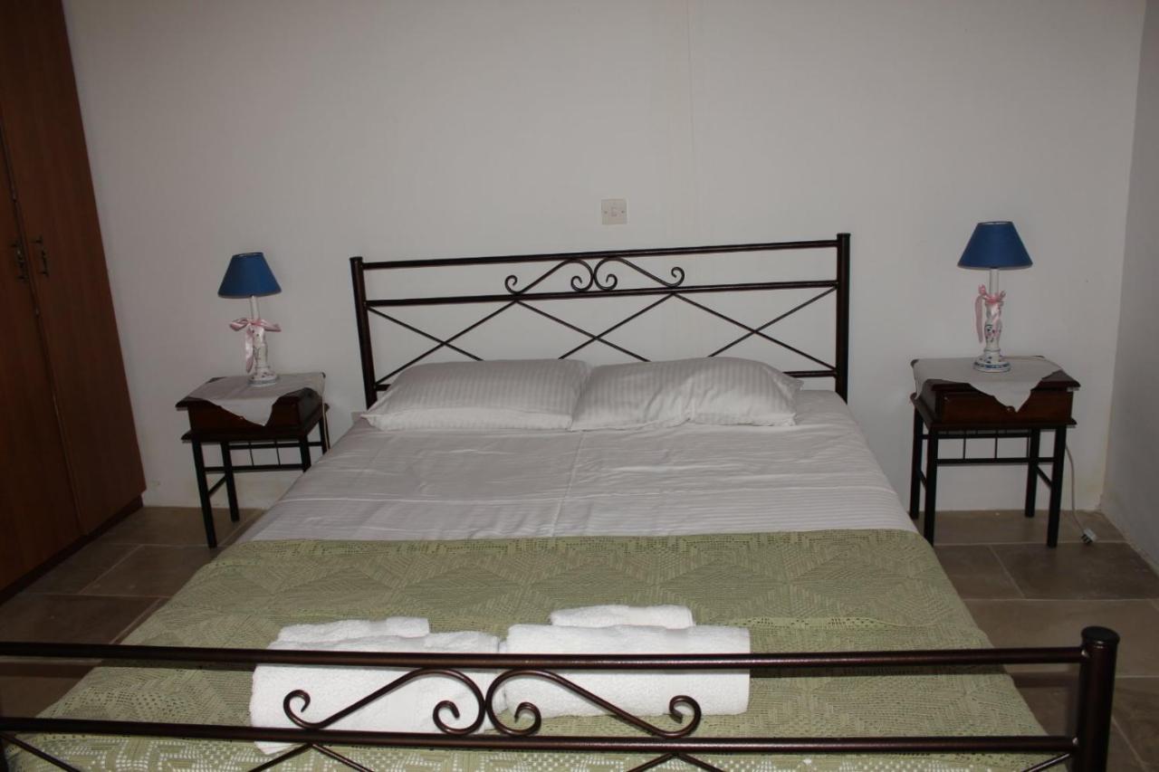 Georgia'S House Bed & Breakfast Fyti ภายนอก รูปภาพ